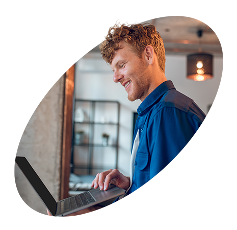 08 People-Man-Blue shirt-Laptop